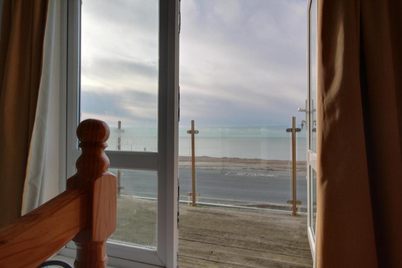 Seaview Beach House Stones Throws From The Sea By Air Premier Seaford Exterior photo